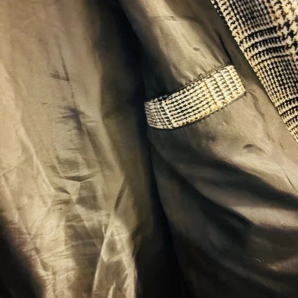 Checkered B&Grey barely worn. No damage. In a clean and smoke free environment. - Picture 3 of 3